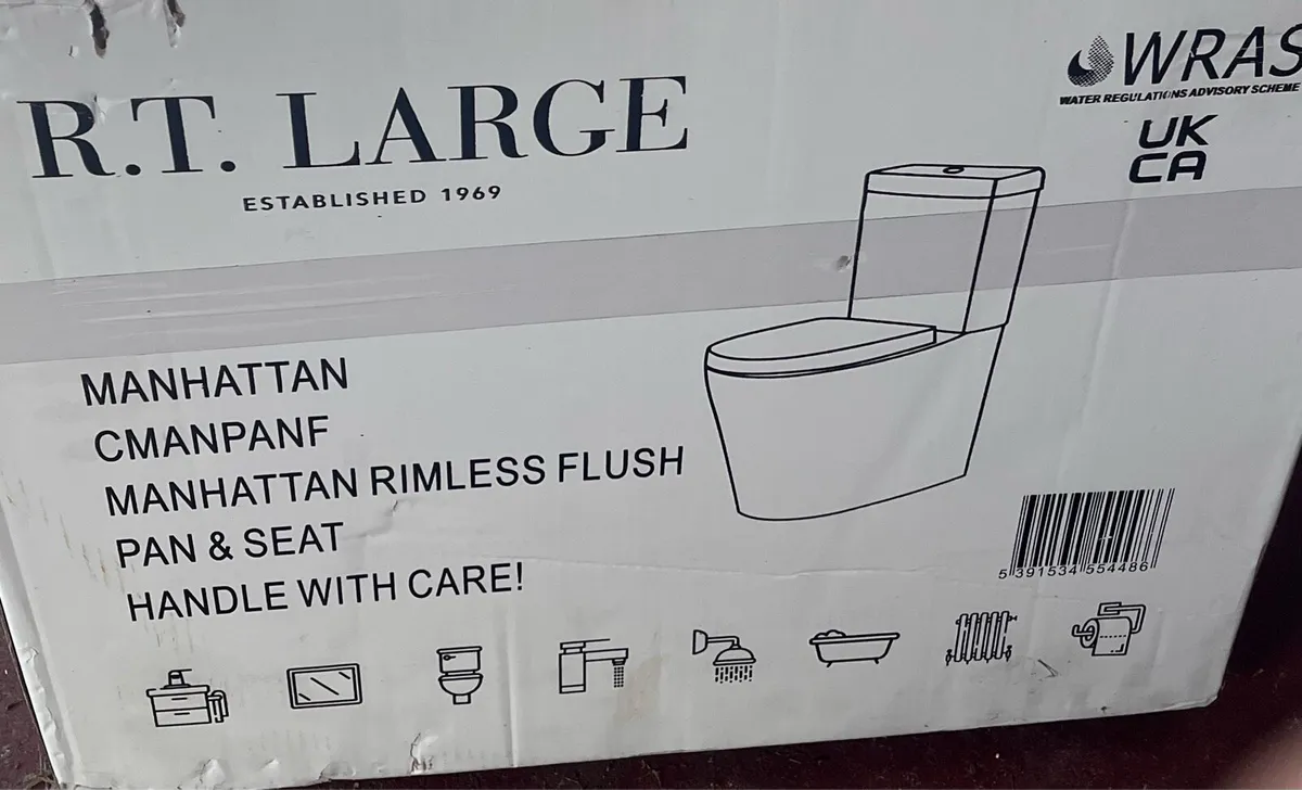 Toilet, Cistern, Shower - Image 3