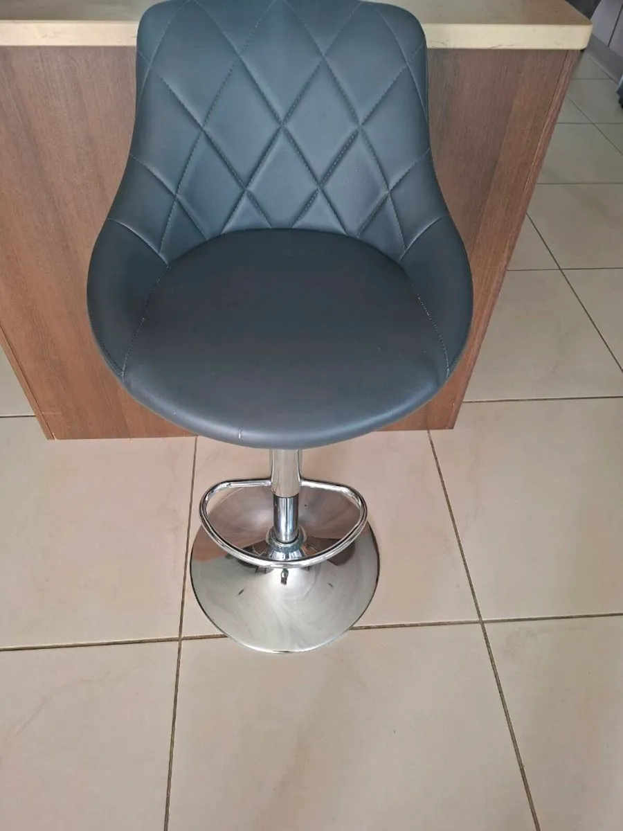 Bar stools - Image 2