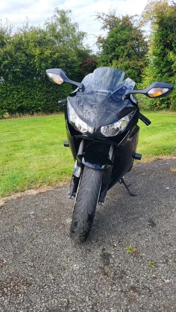 CBR1000RR Fireblade - Image 3