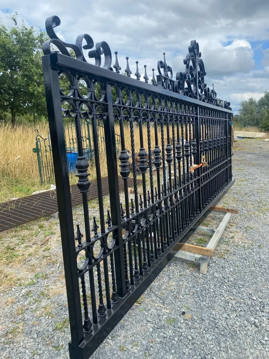 Wrought iron sliding gate - Image 3