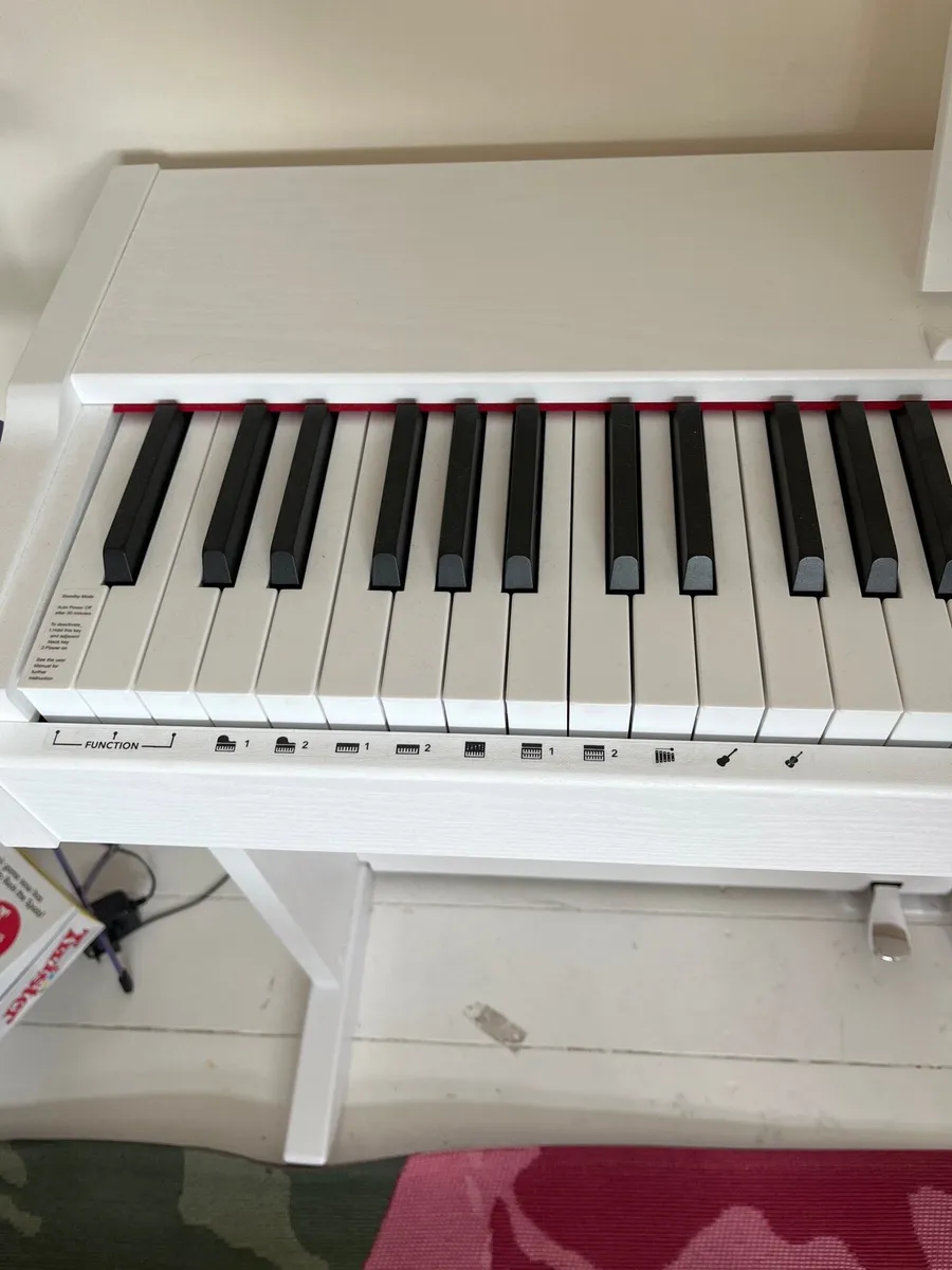 White Digital Piano - Image 4
