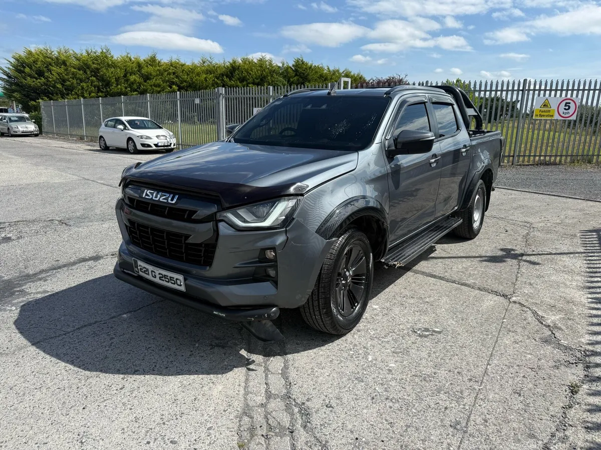 22 Izuzu Dmax 1.9d DAMAGE REPAIRABLE - Image 2