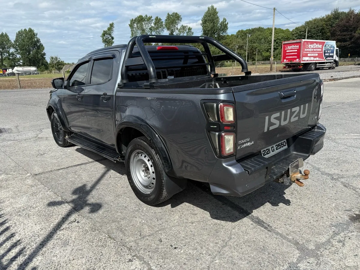 22 Izuzu Dmax 1.9d DAMAGE REPAIRABLE - Image 3