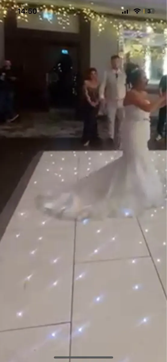 Wedding dress - Image 3