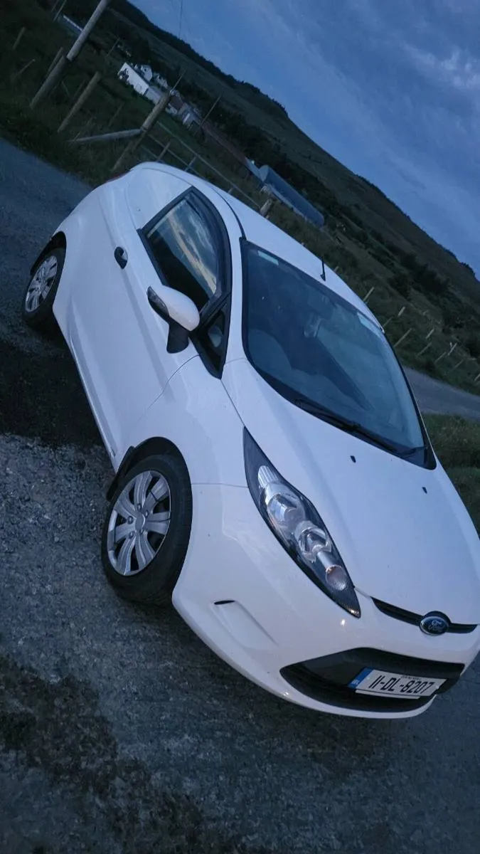 Ford fiesta van - Image 1