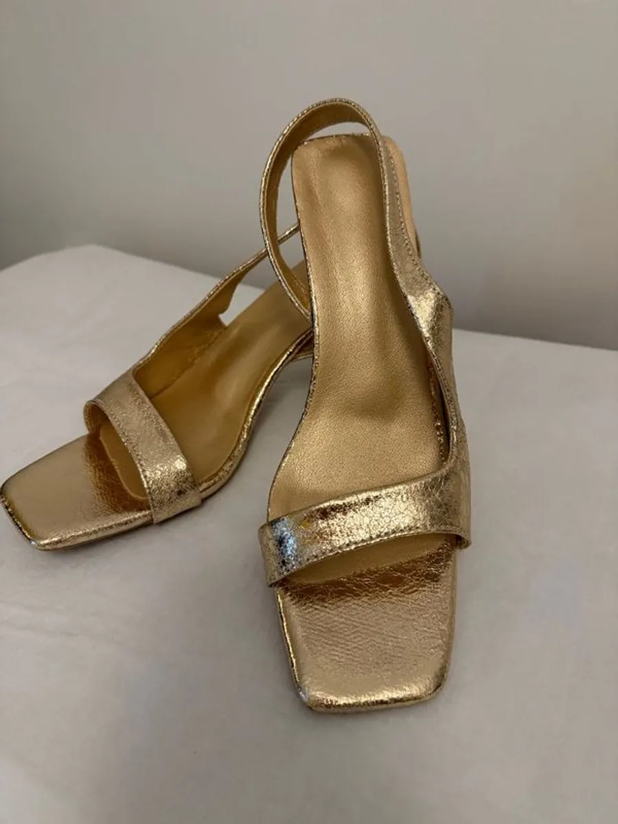 Gold Low Heel Sandals Label Size 43 (Fits EU 41) - Image 1