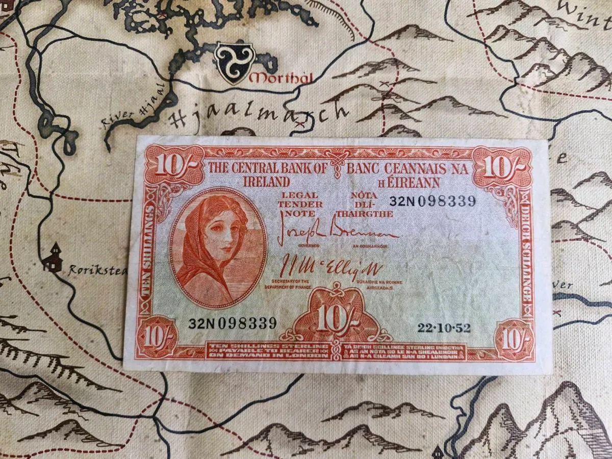 10 Shilling Lady Lavery - Image 1
