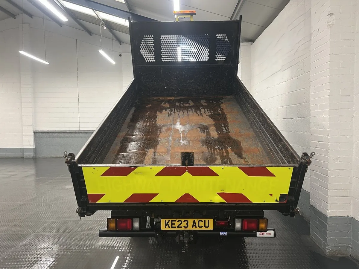 2023 Isuzu Grafter Tipper Van - Image 2