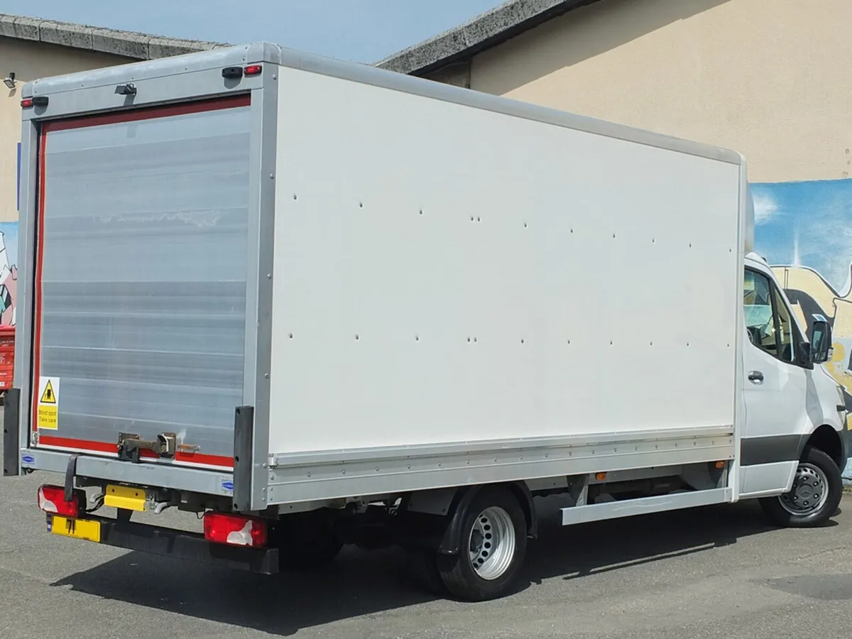 2022 Mercedes-Benz Sprinter Luton Box Van - Image 3