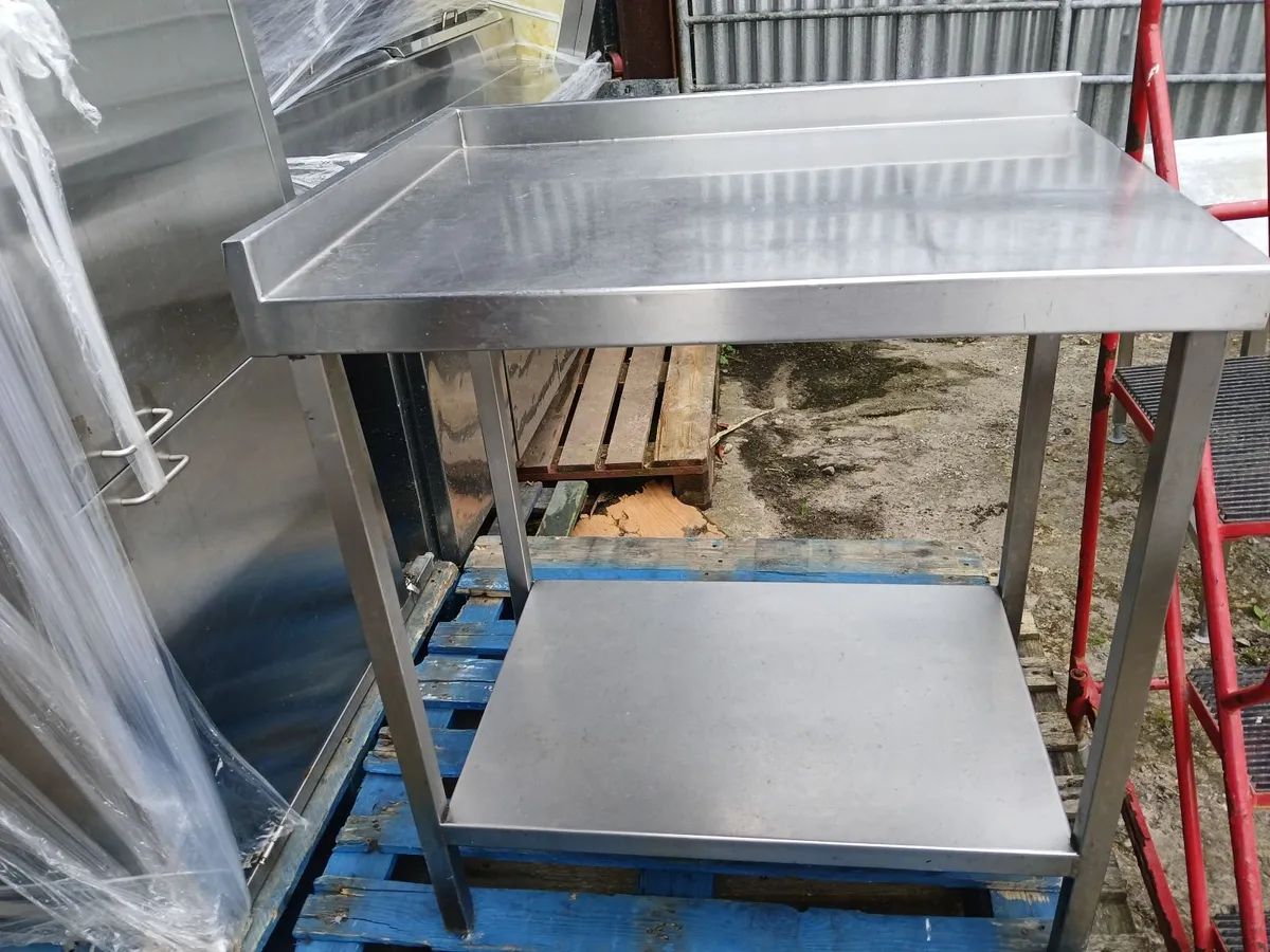 Staneless steel table x showroom delivered - Image 4