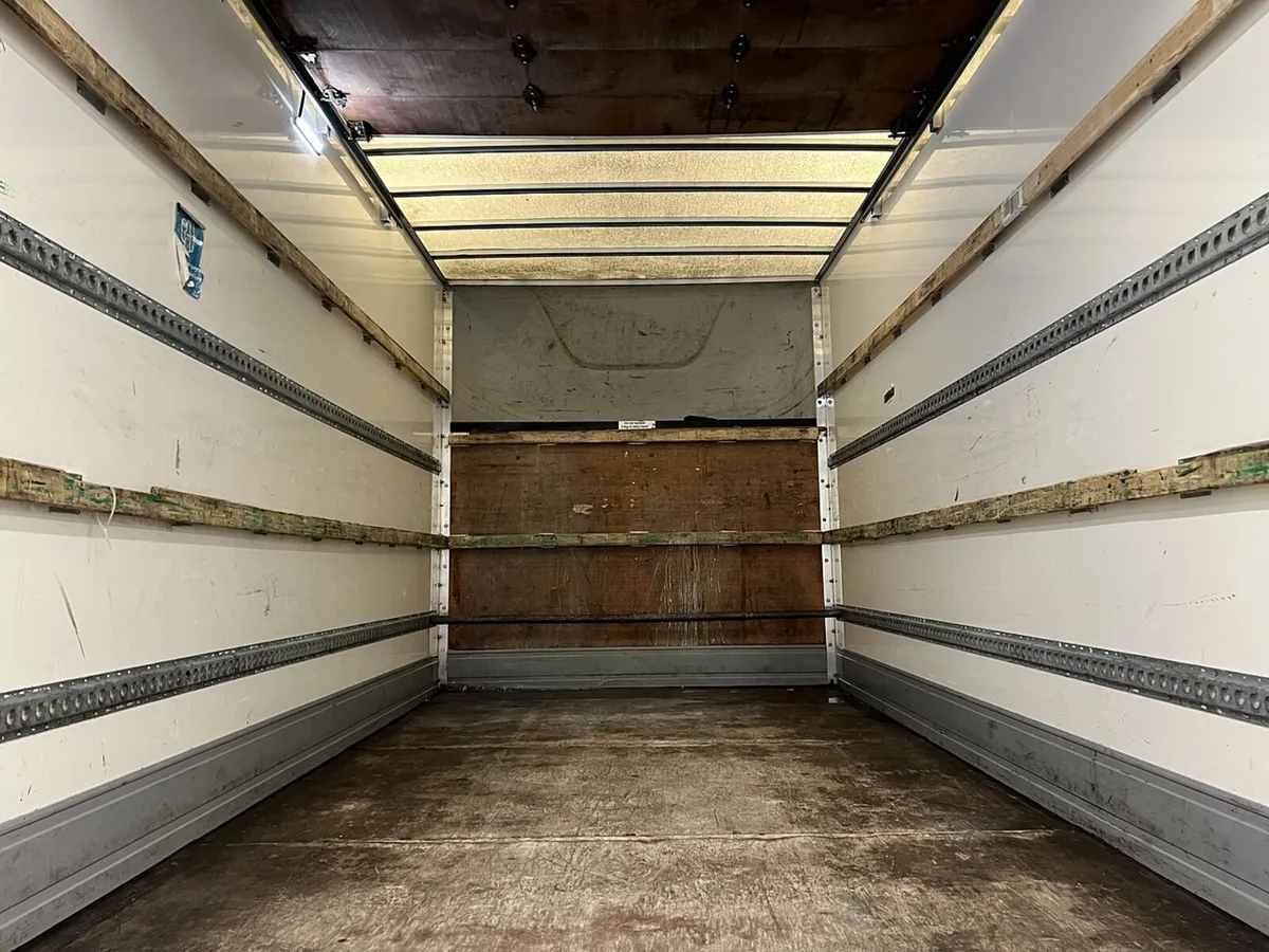 2022 Ford Transit Luton Box Van - Image 3