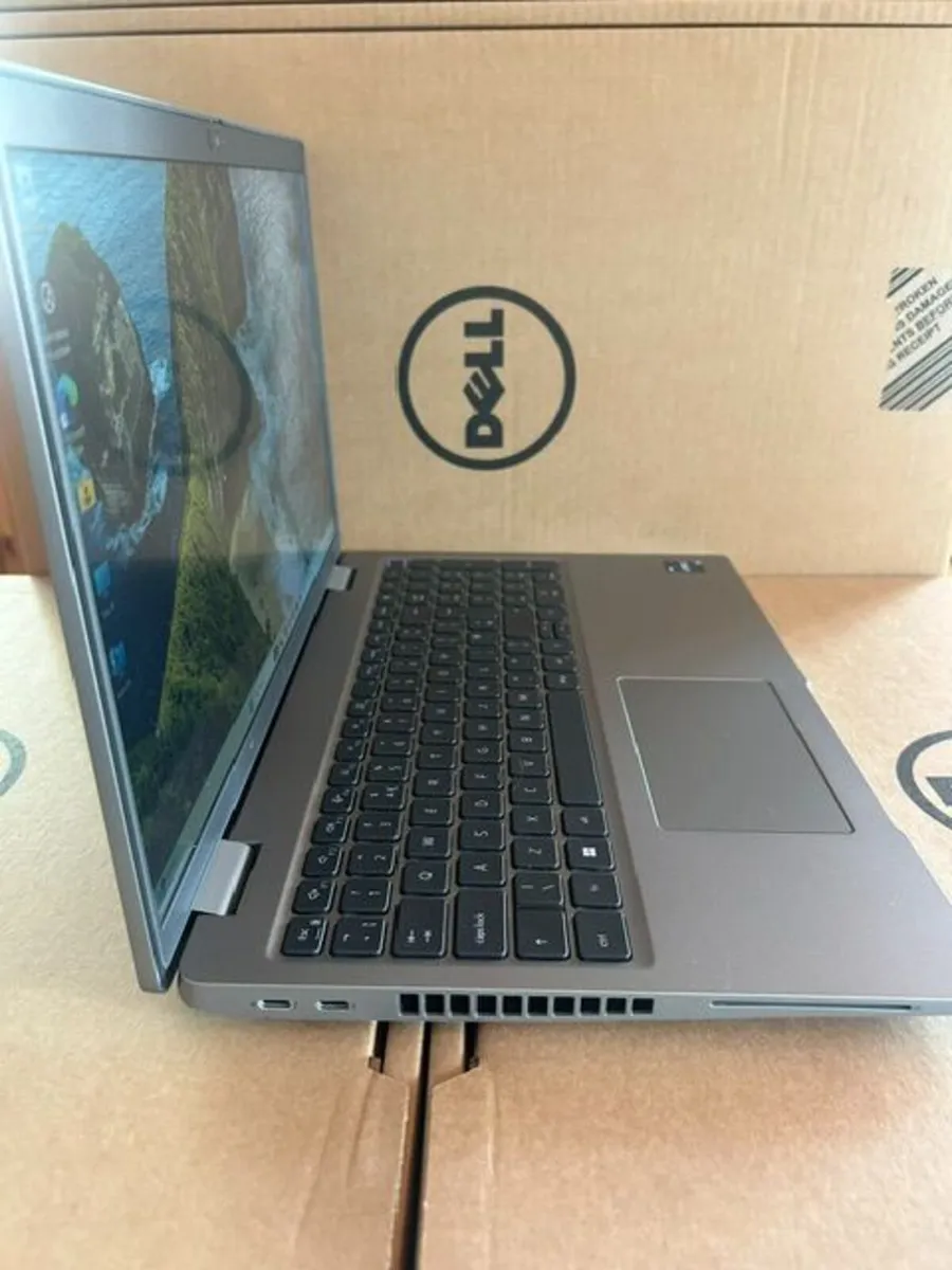 Dell Latitude 5530 15.6" i5 16GB 512GB SSD Win 11 - Image 3