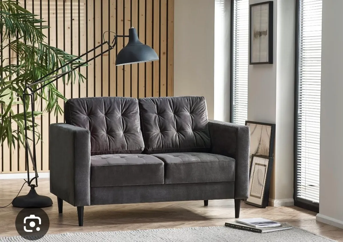 3+2 velvet suite ( brand new) - Image 2