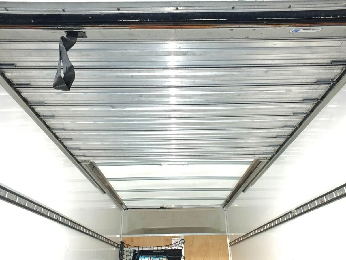 2022 Mercedes-Benz Sprinter Luton Box Van - Image 3