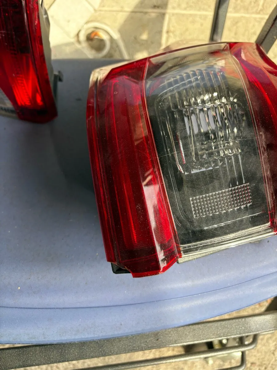 Qashqai 2014 - 2017rear lights and steering wheel - Image 4
