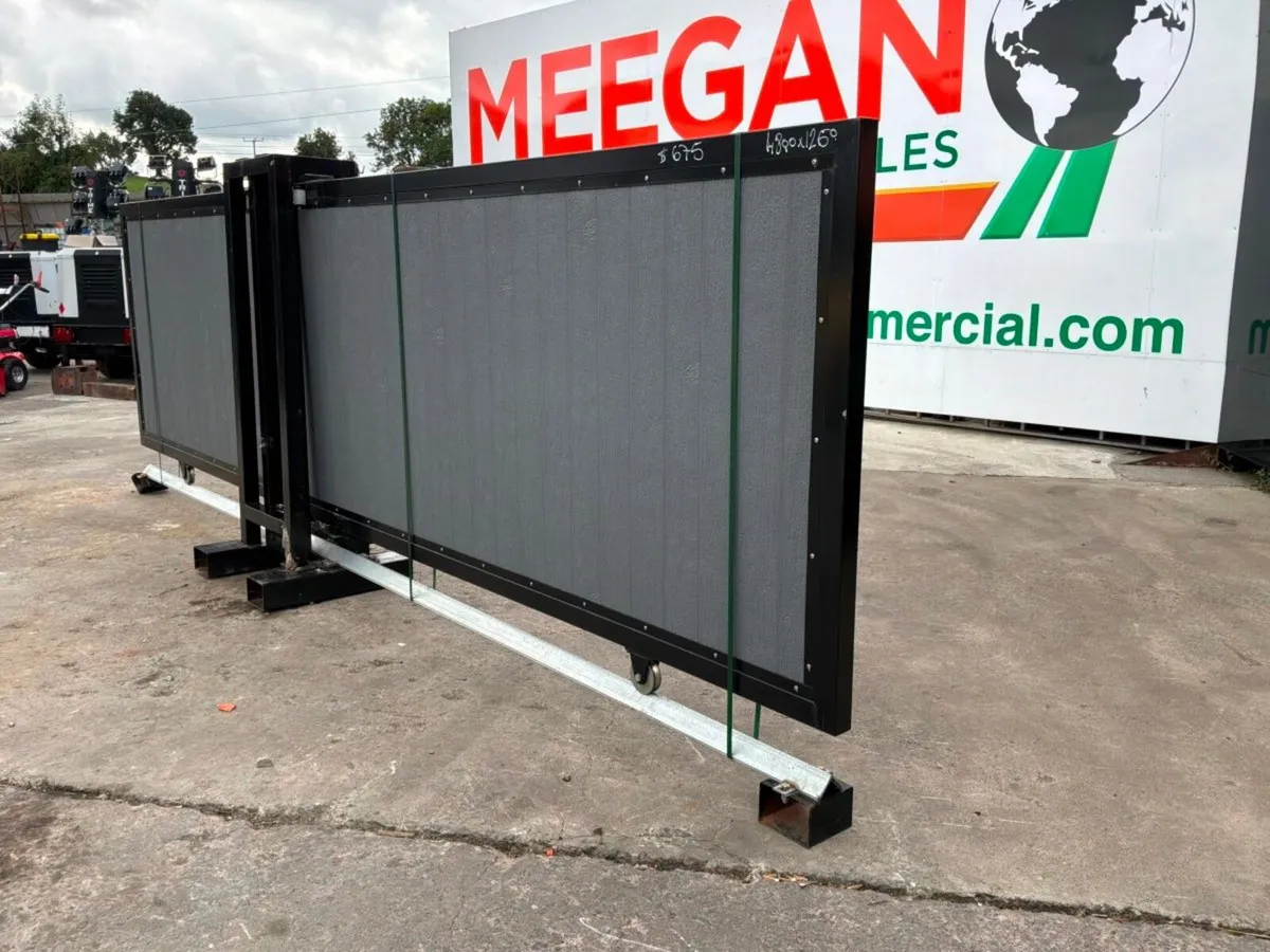 New / unused 16ft composite electric sliding gate. - Image 3