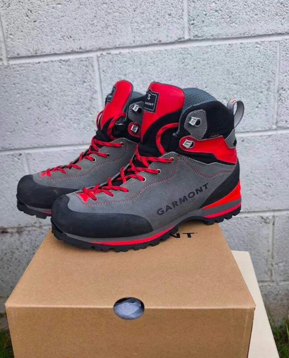 Hiking Boots EU 42 UK 8 - Image 1