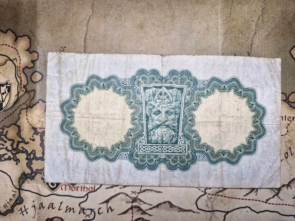 1 Pound Lady Lavery (War Code) (P) - Image 2