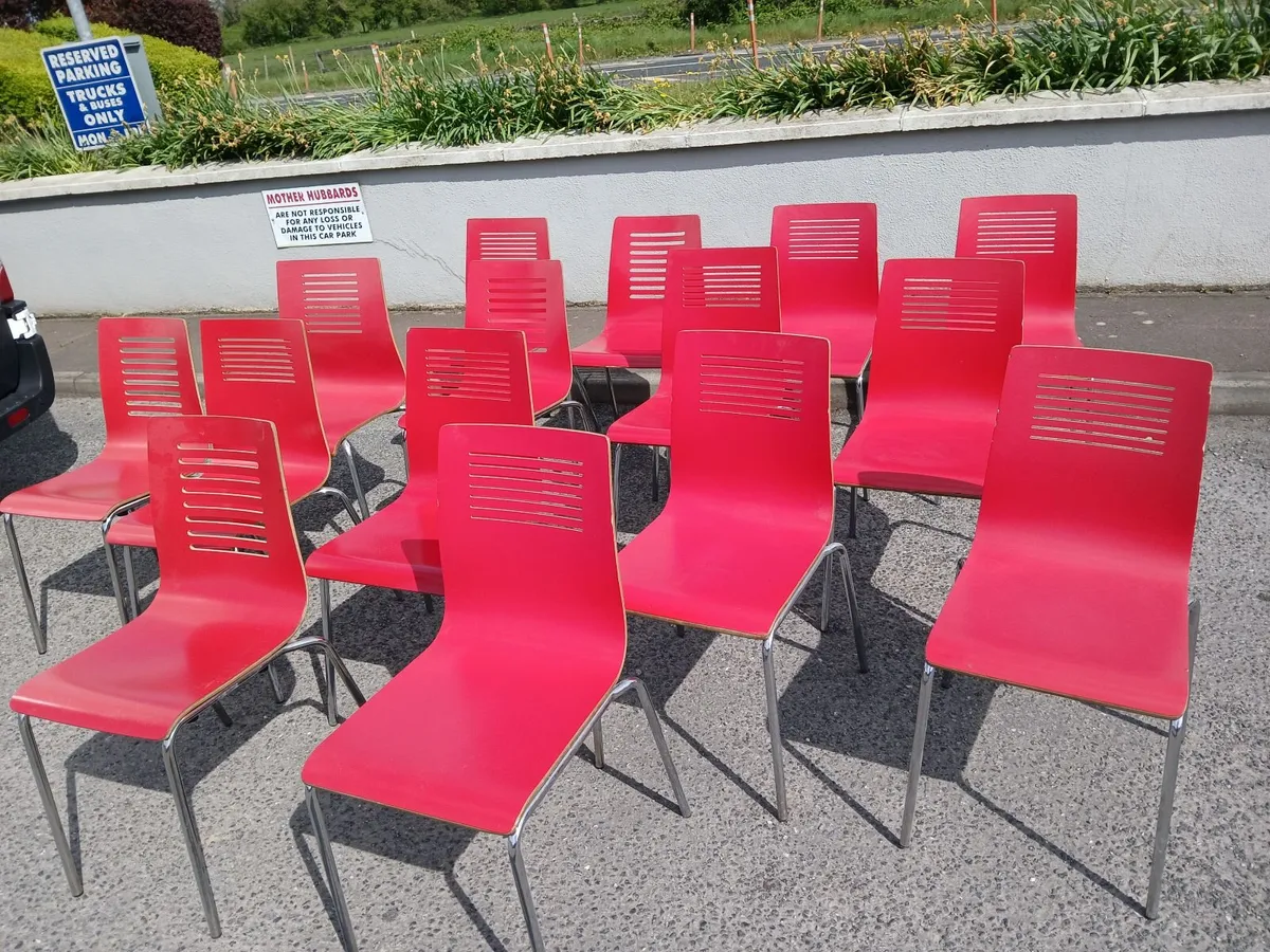 Chairs 💺 💺 💺 💺 💺   lot of (20)... delivered - Image 2