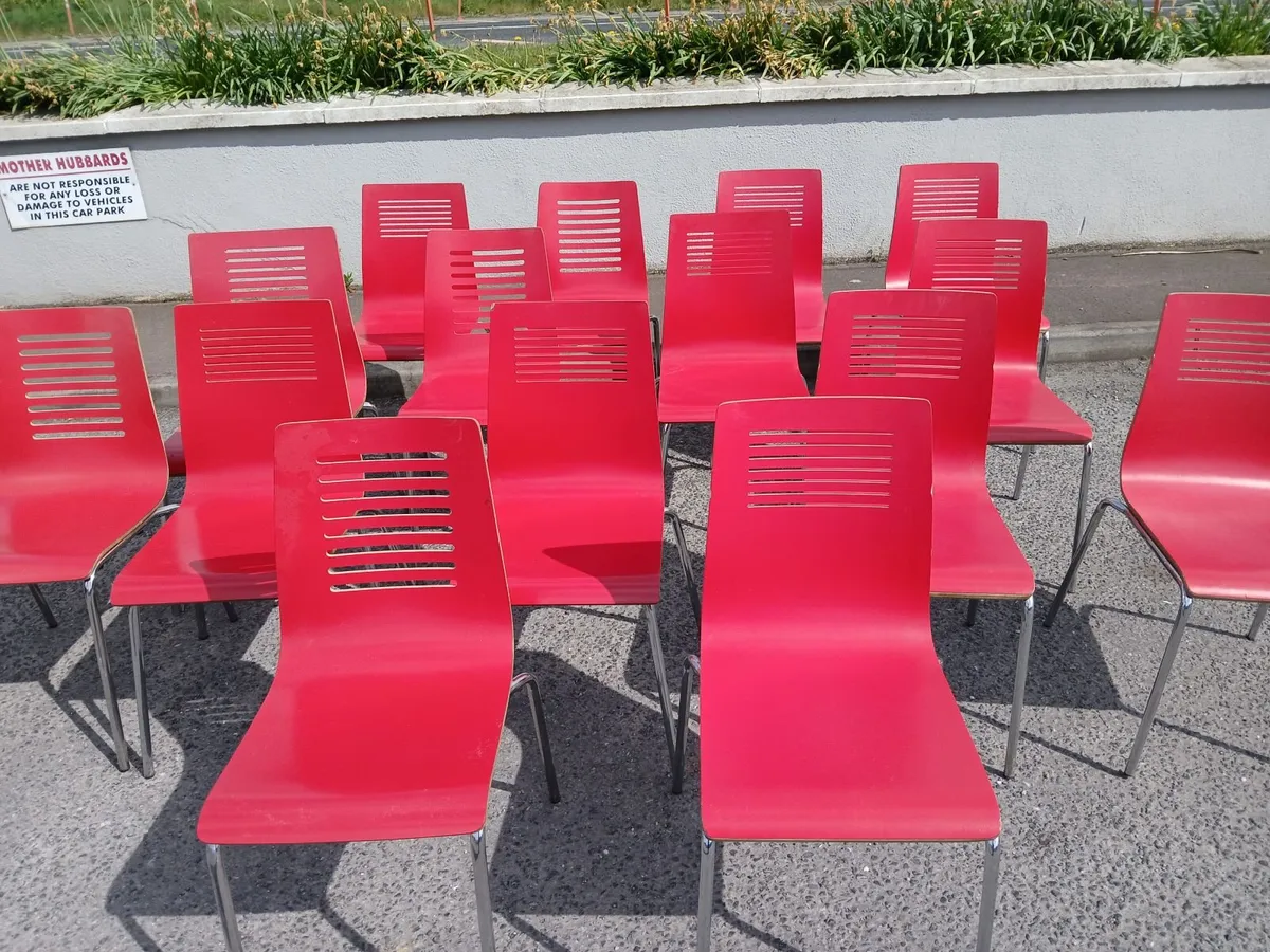 Chairs 💺 💺 💺 💺 💺   lot of (20)... delivered - Image 4