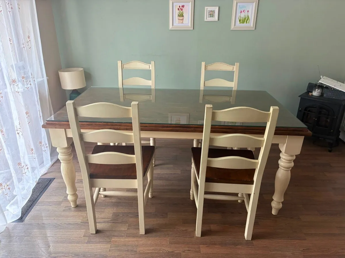 Table and 4 chairs - Image 3