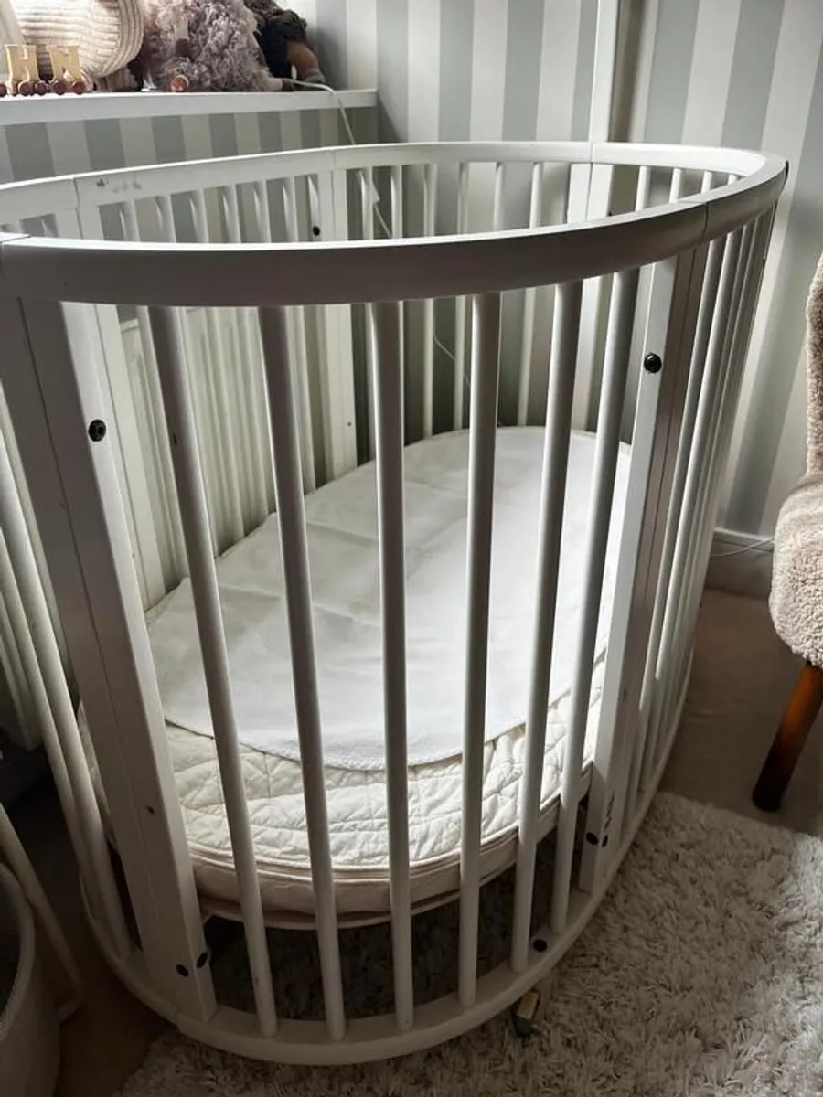 Stokke Sleepi 3-in-1 Bed Bundle - White - Image 3