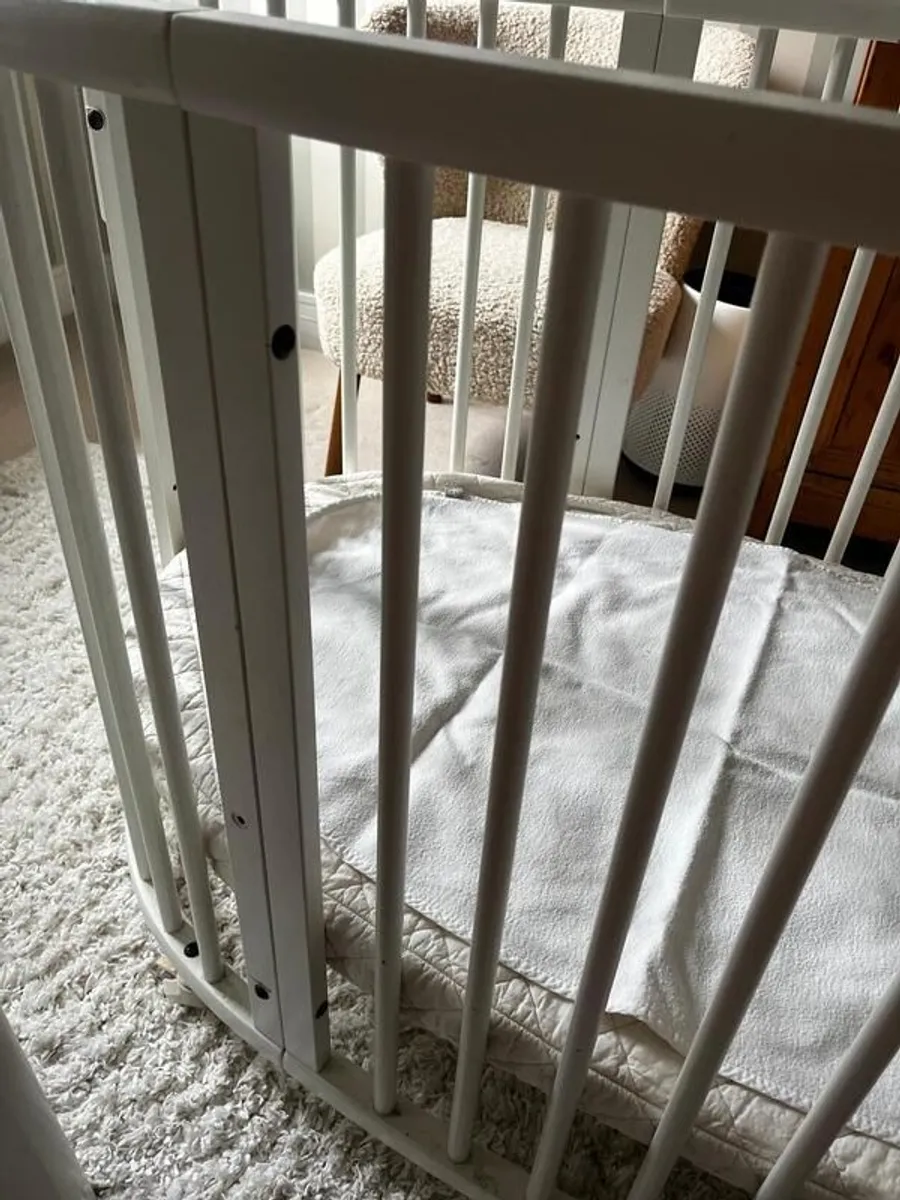 Stokke Sleepi 3-in-1 Bed Bundle - White - Image 4