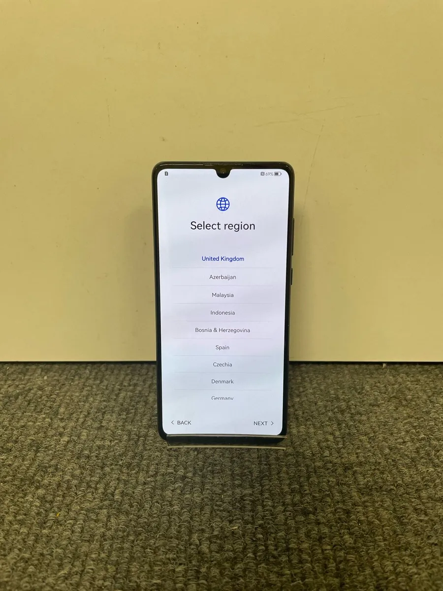 Huawei P30 128gb - Unlocked (Black) - Image 1