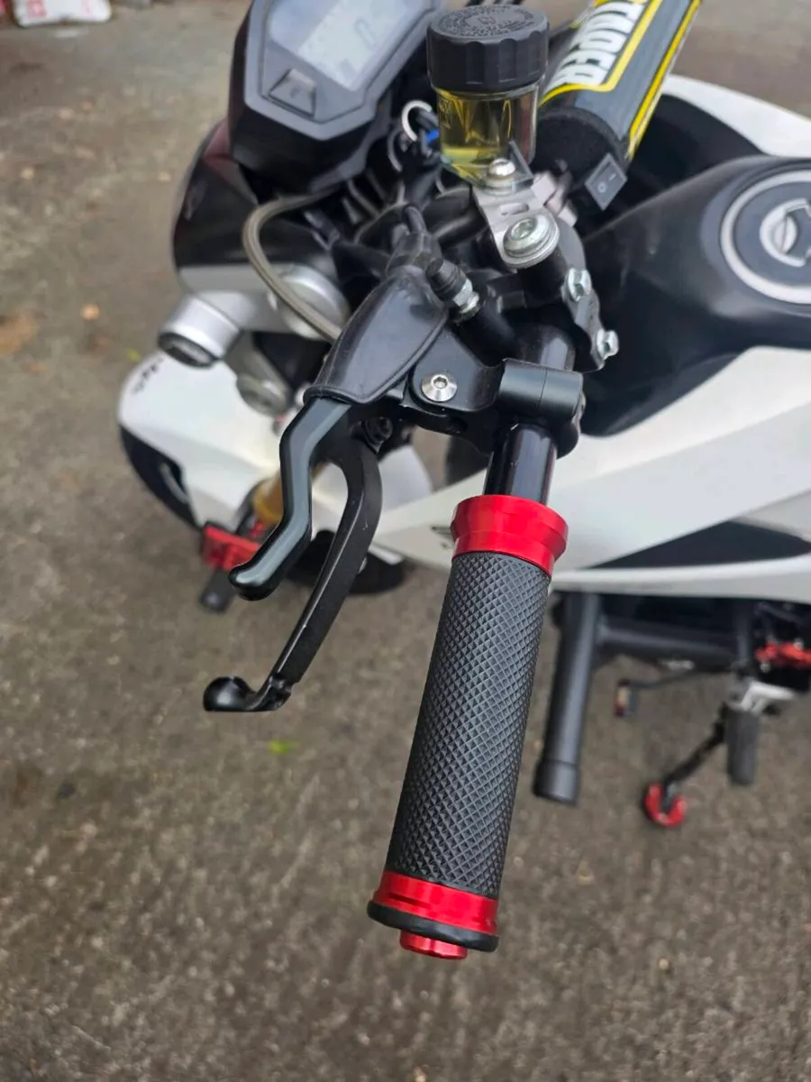 Stunt Grom - Image 4