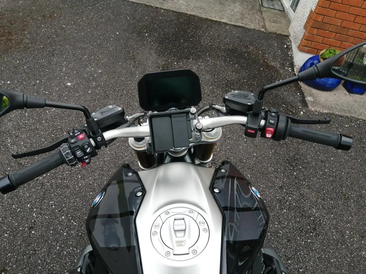 BMW R1250R SE Triple Black - Image 4