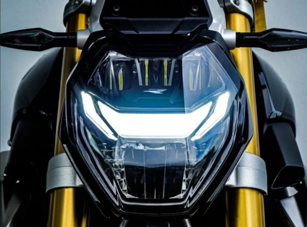 BMW R1250R SE Triple Black - Image 1