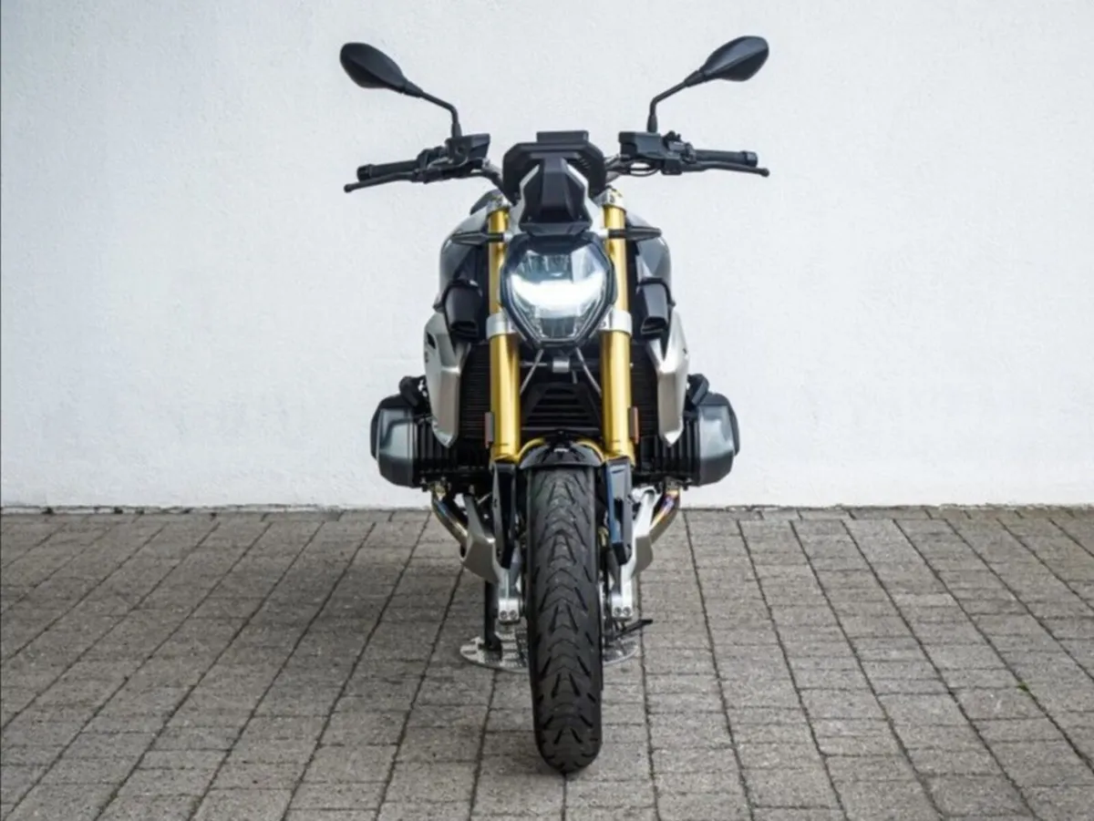 BMW R1250R SE Triple Black - Image 2