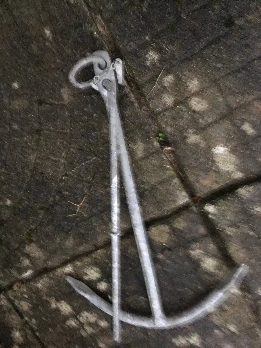 Various sailing equipment - anchors and rope. - Image 3