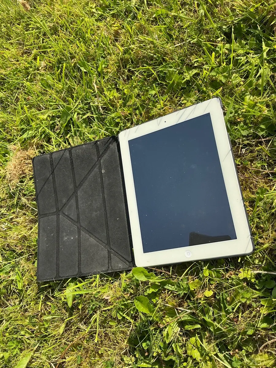 iPad (3rd generation) Wi-Fi 16GB, - Image 1