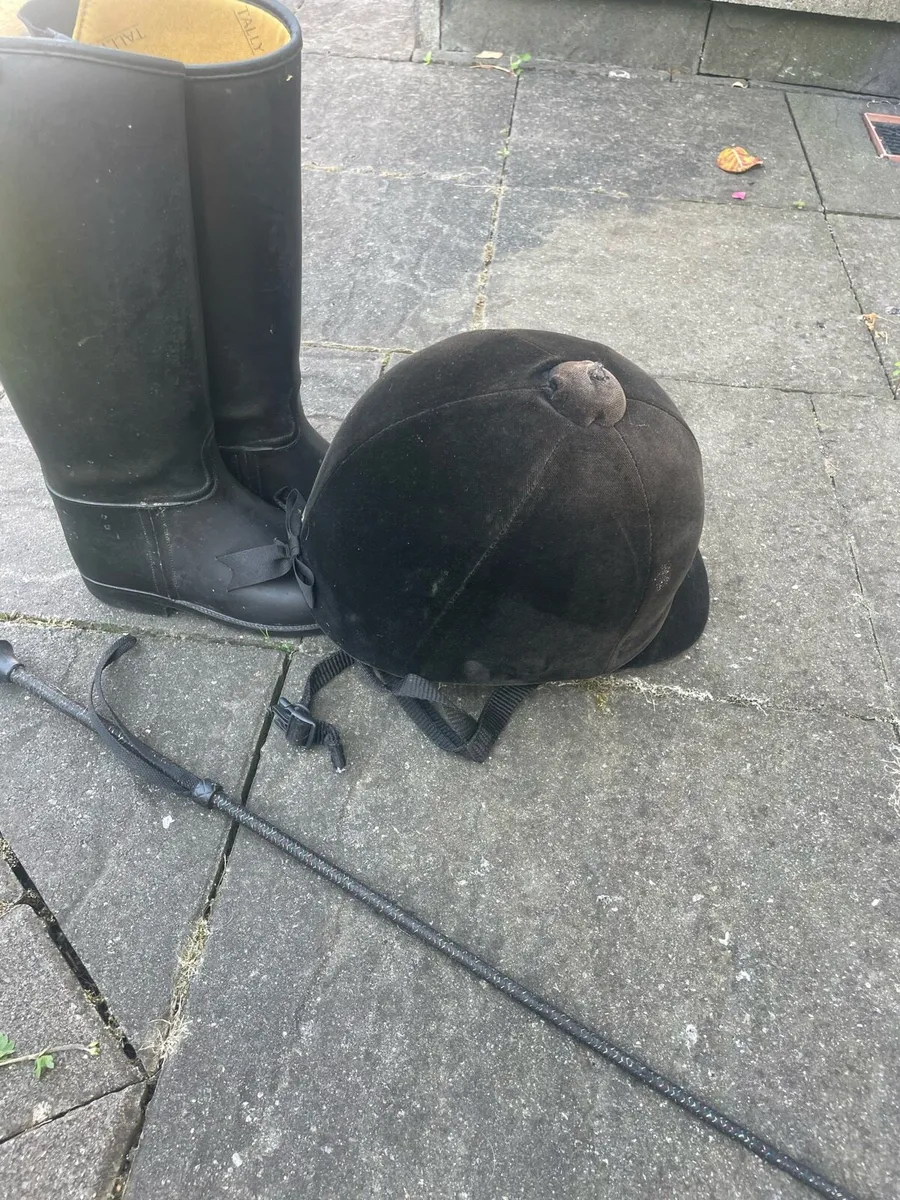 Child’s horse riding helmet, boots and whip - Image 1