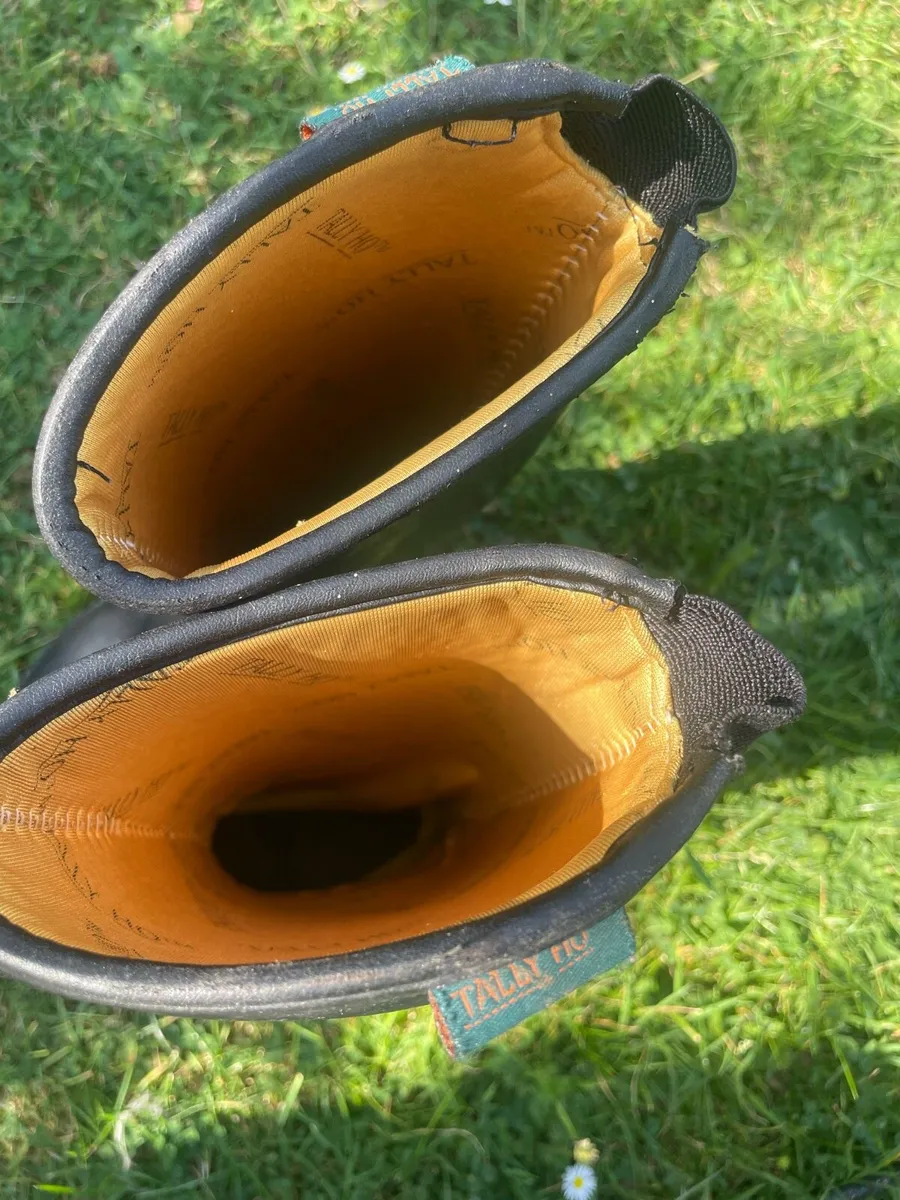 Child’s horse riding helmet, boots and whip - Image 3