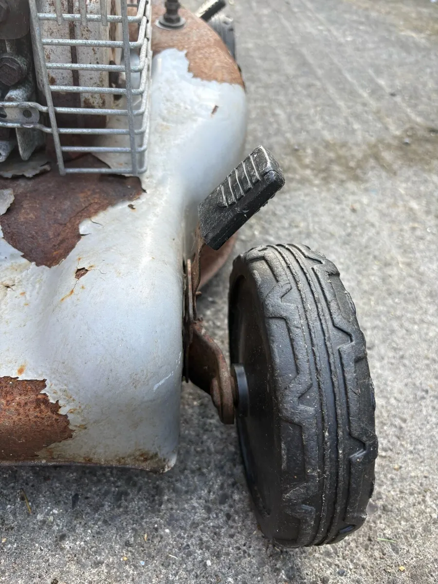 Lawnmower - Image 4