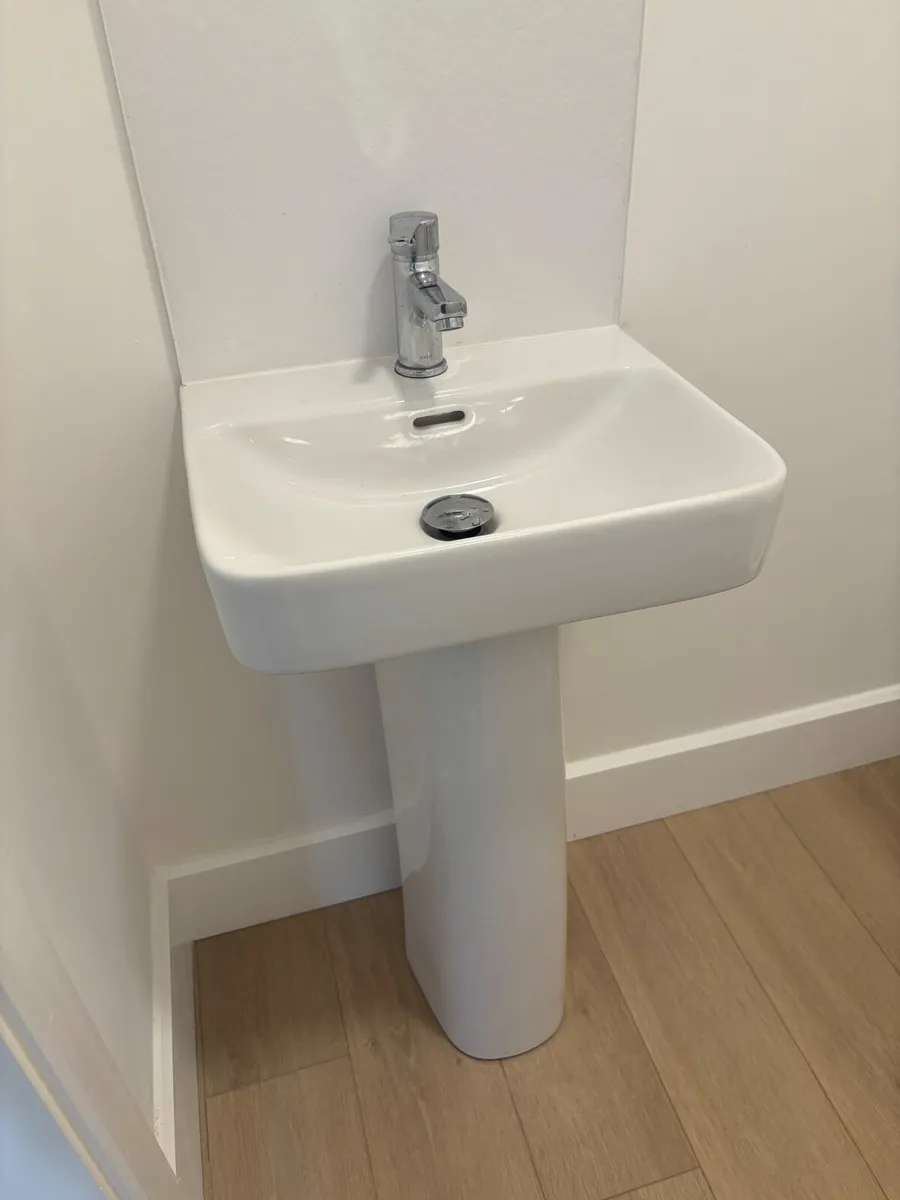 Wash hand basin and pedestal