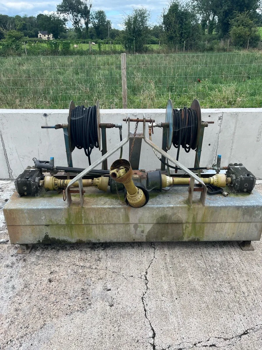 Twin power washer with built in tank frame - Image 1