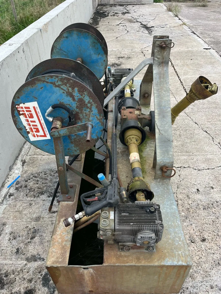 Twin power washer with built in tank frame - Image 2