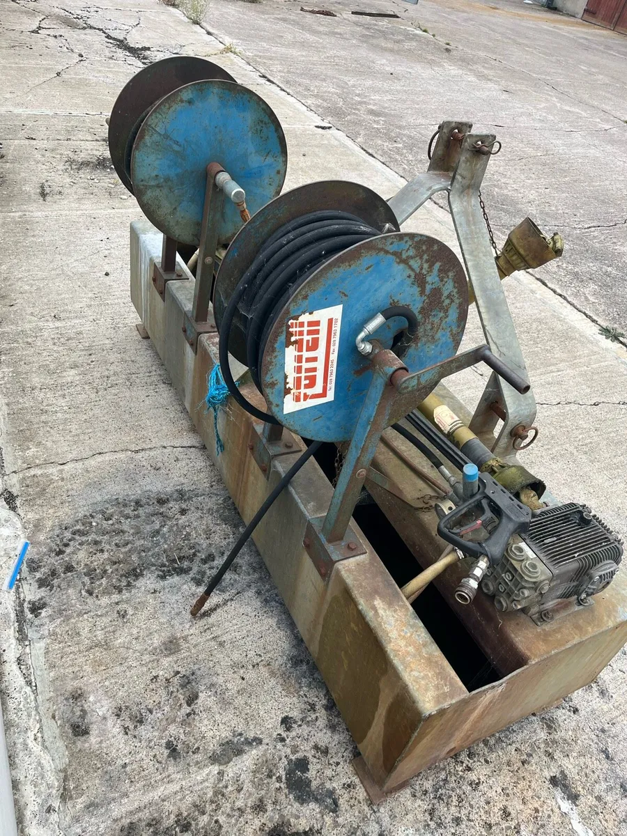 Twin power washer with built in tank frame - Image 3
