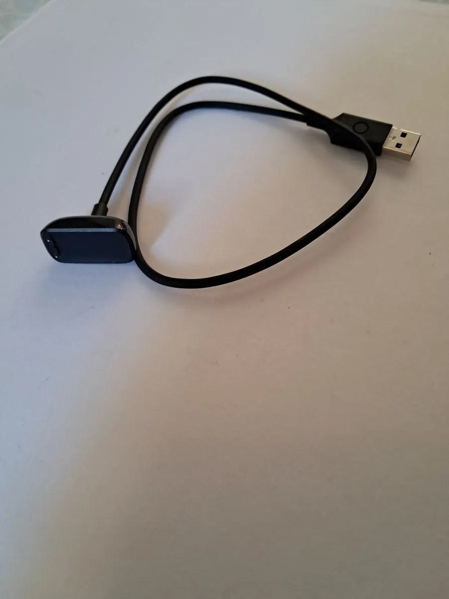 Fitbit Charge 6, Charge 5 & Luxe Charging Cable - Image 1