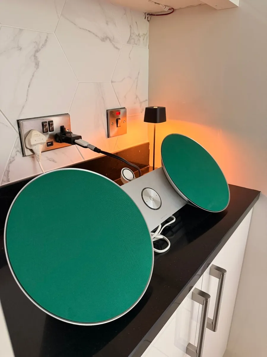 Band & Olufsen Beosound 8 - Image 1