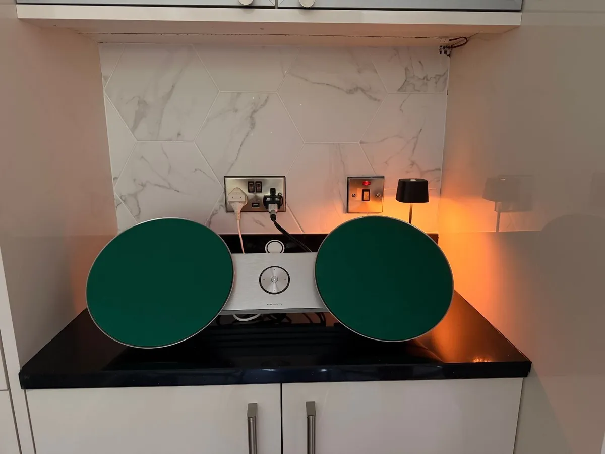 Band & Olufsen Beosound 8 - Image 3