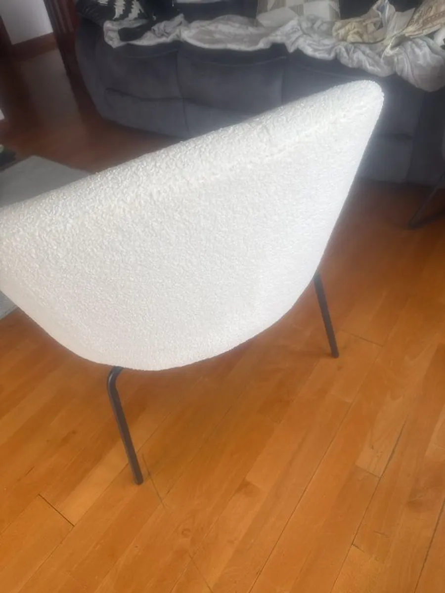 chair - Image 3