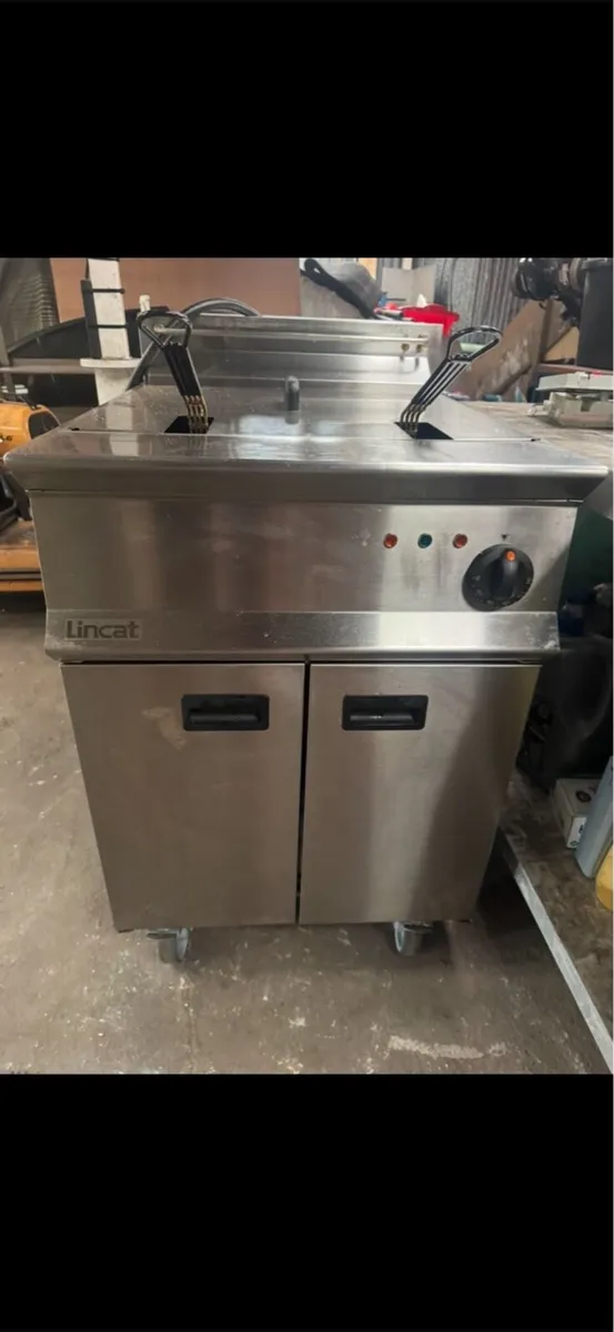 Lincat double fryer - Image 3