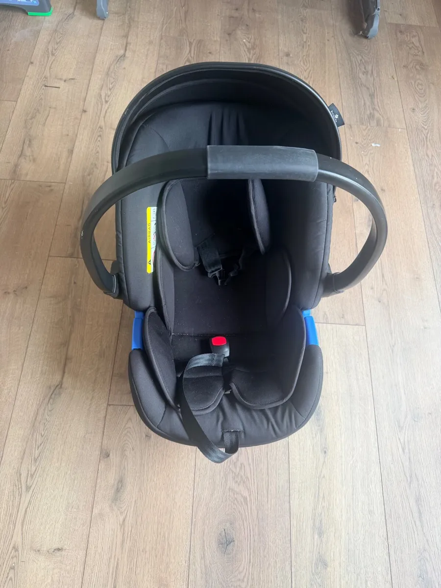 Baby car seat - Image 1