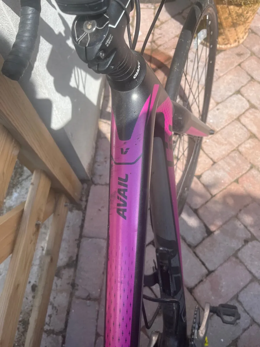 Ladies  Carbon Liv Avail Advanced 3 Road Bike - Image 2
