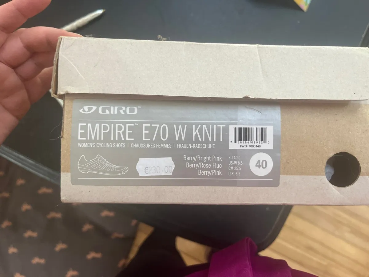 New Unused Giro Cycling Shoes - Image 3