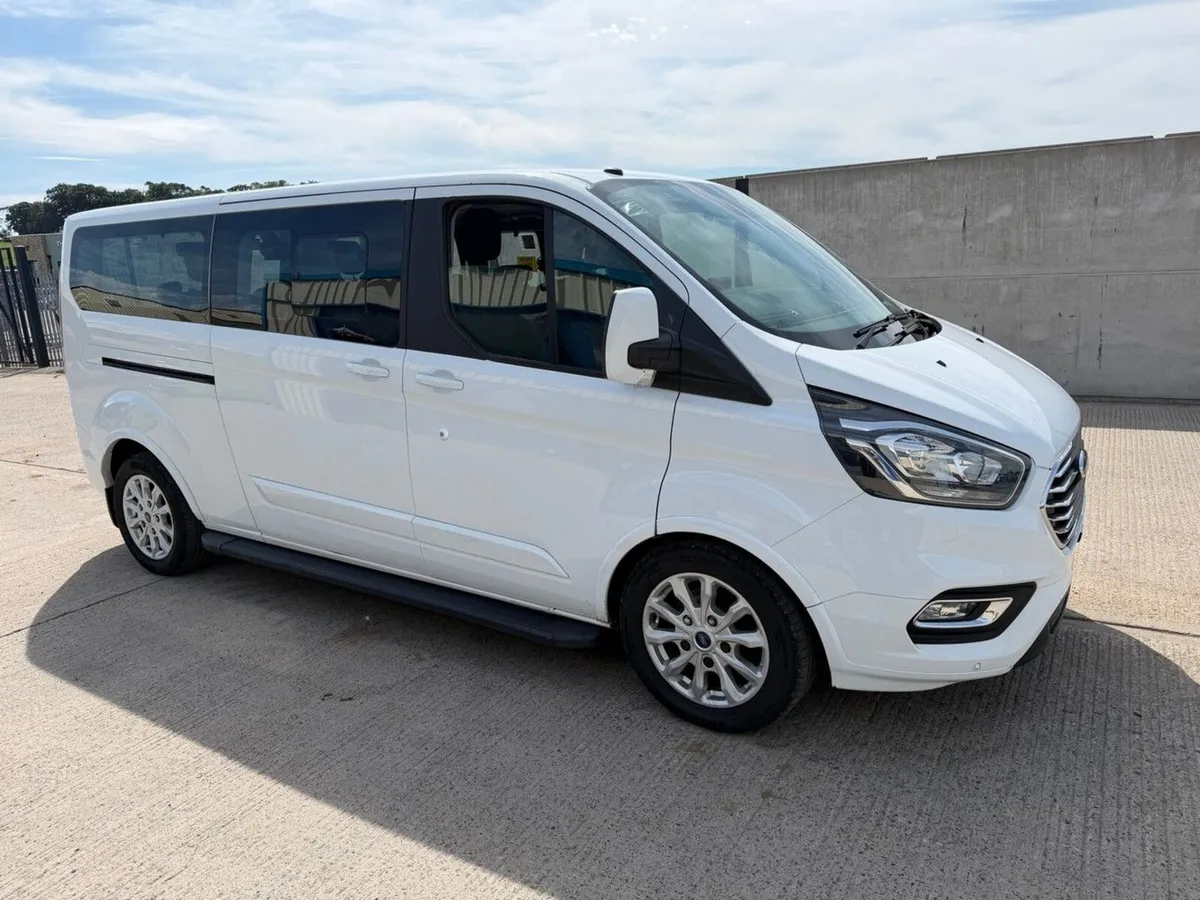 FORD TOURNEO CUSTOM 130PS 9 SEATER MINI BUS - Image 1